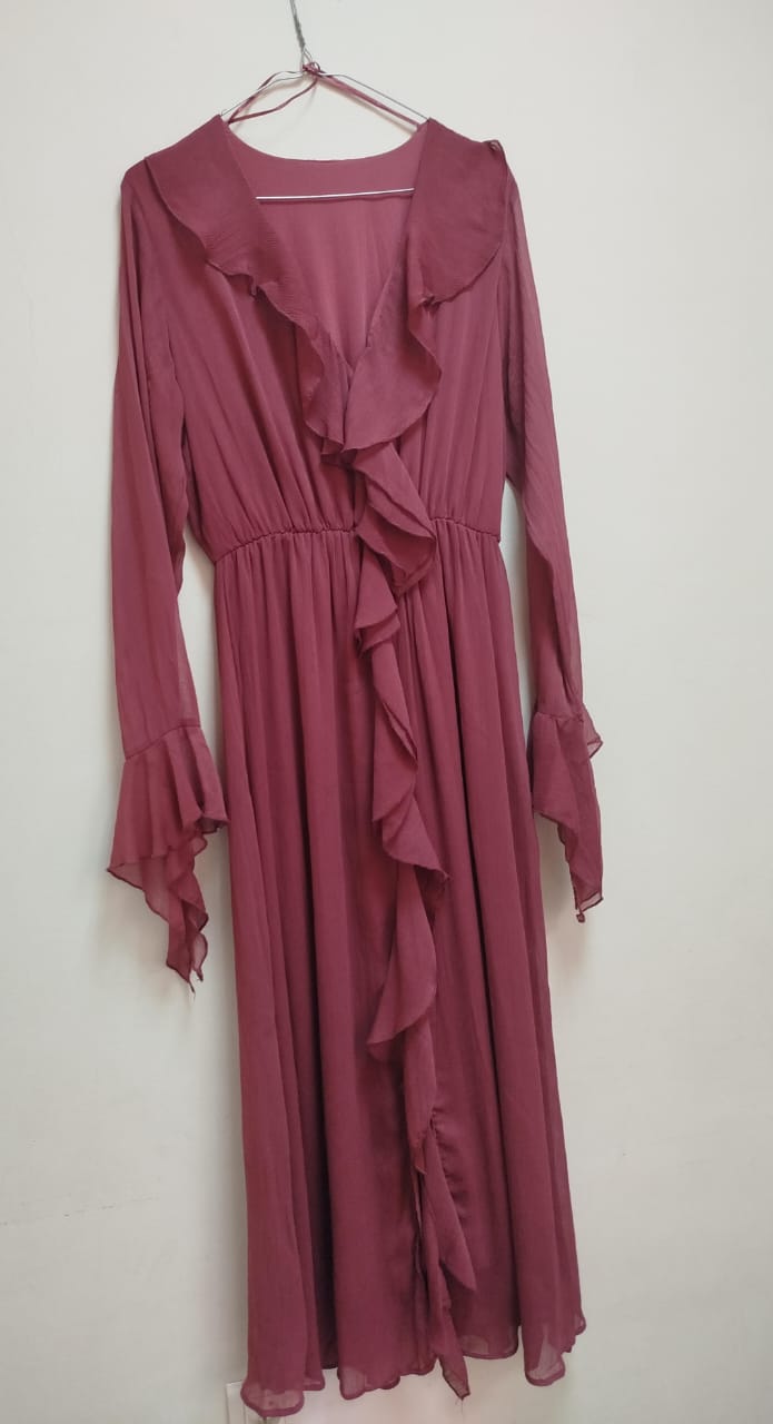 Robe longue avec volants