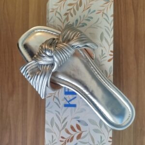 Sandales argentées à nœud plissé